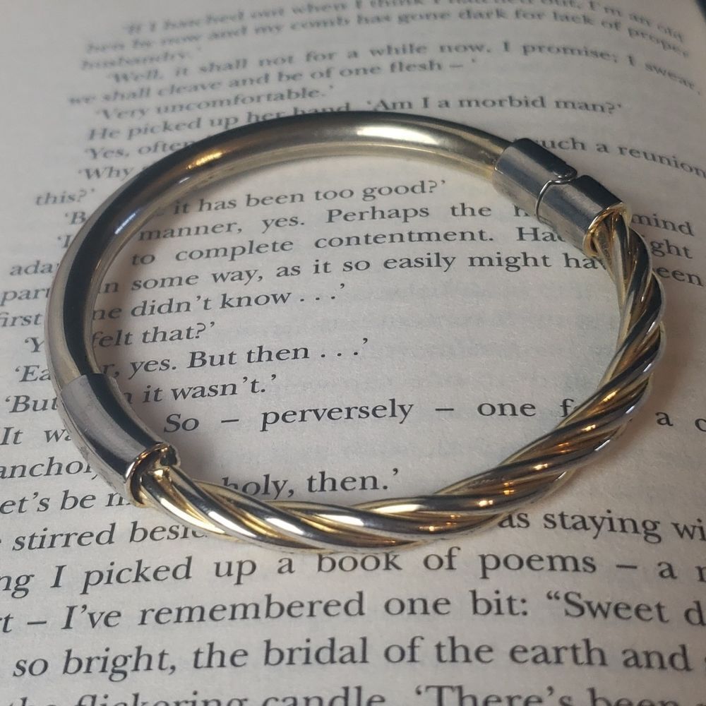 ‎Bangle Wire Bracelet